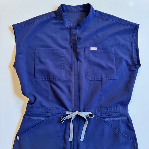 Figs Rafaela Cargo Jumpsuit Navy Sz Large EUC Nurse First Responder Uniform EUC - Picture 9 of 16